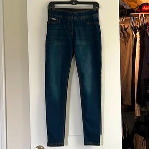 Coco + Carmen shaping denim skinny leg